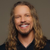 Finding Pictures Employee Dustin Leighton's profile photo