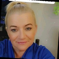 Julia Bragg Email & Phone Number