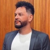 Carlos MacHado Email
