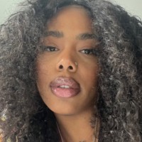 Mia Andrews Email & Phone Number