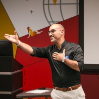 Express English Employee Noam Roz's profile photo