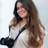 Léa Caron Email