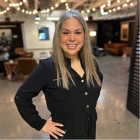 Renewing Management, Inc. Employee Veronica Holiday's profile photo