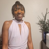Alterations Express Employee Tracee Thompson's profile photo