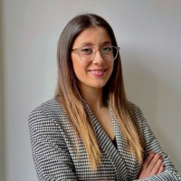Perla Akiki Email