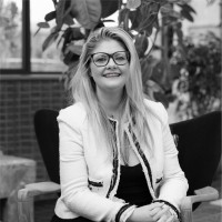 Long Harbour Ltd Employee Rebecca Taylor's profile photo