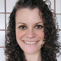 Erika Calheiros Email