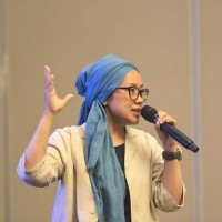 Dewi Sari Email