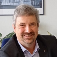 Gunnar Senst Email
