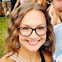 Lindsey Lindberg Email & Phone Number