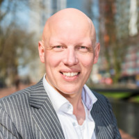 Maarten van der Hooft Email