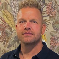 Michael Komen Email