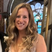 UNTUCKit Employee Samantha Salzarulo's profile photo