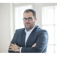 E-mail e número de telefone de Petar Petrovic