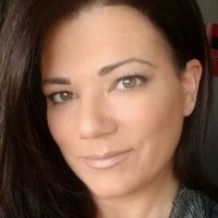 Pacific Shore Stones Employee Bobbi Hanson's profile photo
