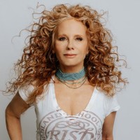 Reconstructure Employee Lisa Foster's profile photo