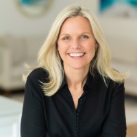 Houlihan Lawrence Employee Kristy de la Sierra's profile photo