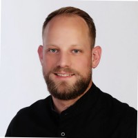 Pascal Servos Email
