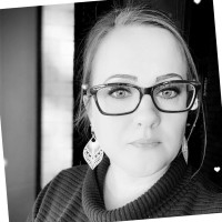 Chelsey Nona Email & Phone Number