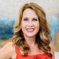 RE/MAX Results Employee Leslie Suit's profile photo