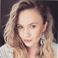Chloe Evans Email