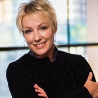 Salesforce Employee Elizabeth Pinkham's profile photo