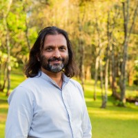 Niraj Varia Email