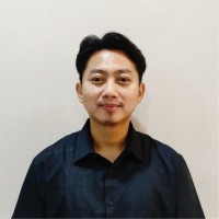 Sari Pahmiarso Email