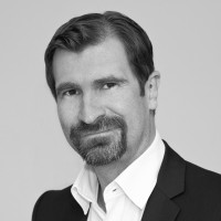 Claudius Schikora Email