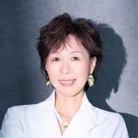 Yvonne Ye Email