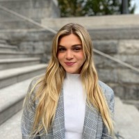 Julia Mateus Email