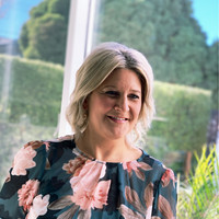 APT Travel Group Employee Lorna Heyward's profile photo
