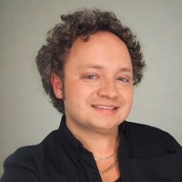 Sola Salon Studio Employee Ethan Kisan's profile photo