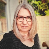 Anna Dezyk MBE Email