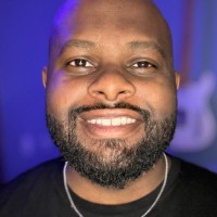 Powered by Search Employee Alexander Souza's profile photo