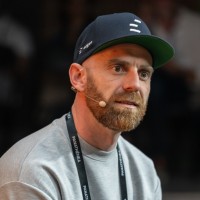 E-mail e número de telefone de Sacha Morard