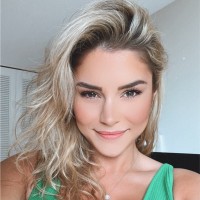 Select Wines Employee Ava Pashmchi's profile photo