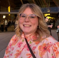 Laura Brandén Email