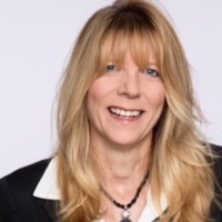 Cougar Footwear Employee Christine Lynn's profile photo