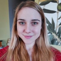 Júlia Egressy Email