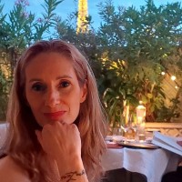 FrontDesk Master Employee Fabíola Leite's profile photo
