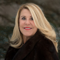 W by Worth Employee Pam Bellin's profile photo