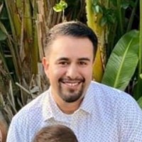 Five & Done Employee Naphtali Caballero's profile photo