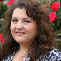 usalights.com Employee April Nugent's profile photo