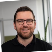Alexander Hölker Email
