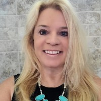 Neighborhoods.com Employee Lisa McKinster's profile photo