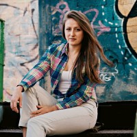 Olga Reznyk Email