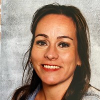Esmeralda Minderhout Email & Phone Number