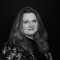 Sarah Linieres Email & Phone Number