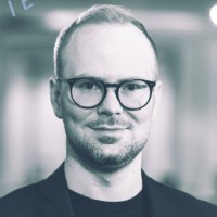 Moritz Schümann Email